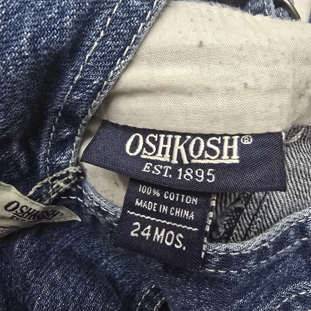 Oshkosh B'Gosh® Shortalls Overalls Baby Med Dark Blue Denim Snap legs Sz 24m